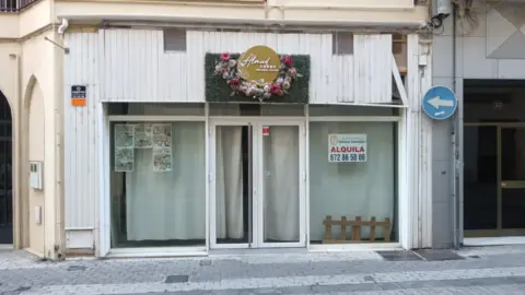 Local comercial en calle Rábida, 34