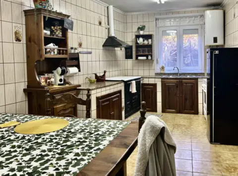 Casa adosada en Avenida de Pajares