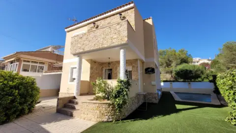 Casa en calle de la Mimosa