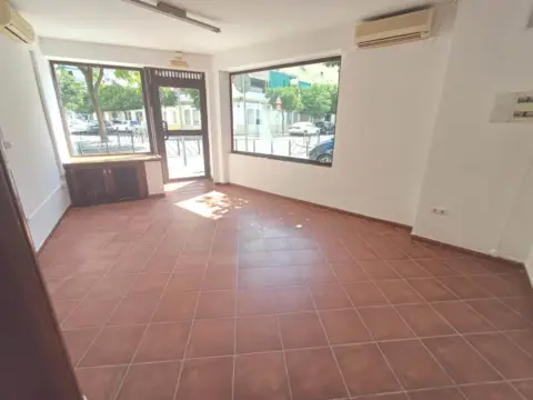 Local comercial en calle Diego Serrano