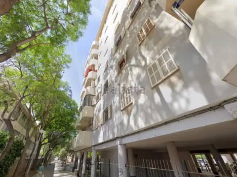 Piso en Carrer Caracas, 4