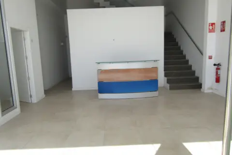 Nave comercial en La Viña-San José