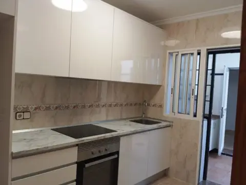 Casa adosada en calle Río Piloña