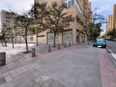 Local comercial en calle del Torero José María Manzanares, 2
