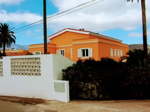 Edificio en Camino de los Frailes A