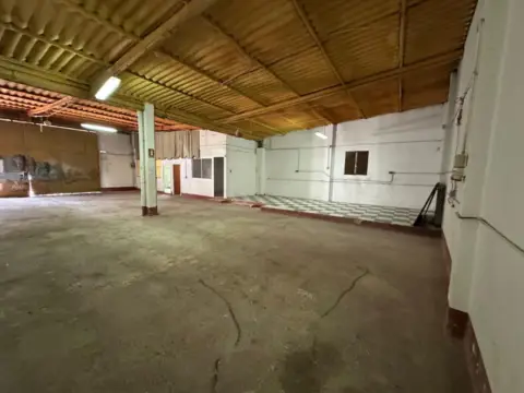 Nave comercial en calle de las Rosas