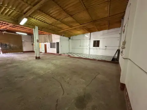 Nave comercial en calle de las Rosas