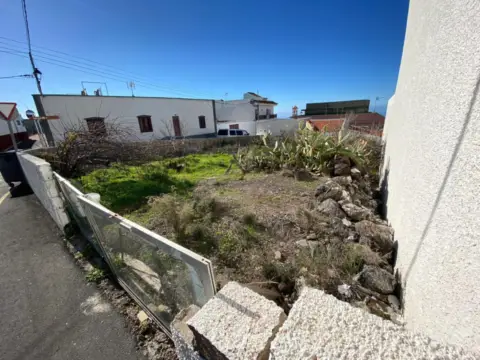 Terreno en calle Paraiso