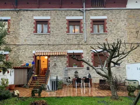 Chalet pareado en Avenida de Nuestra Señora de Estíbaliz