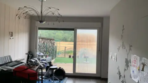 Chalet adosado en calle del Tren Vasco Navarro