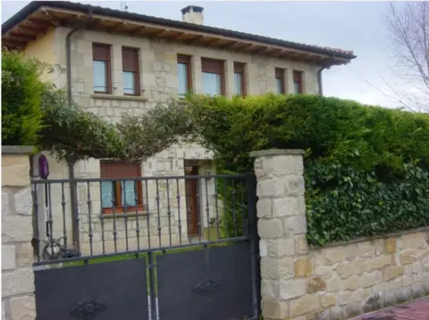 Casa en calle del Robledal