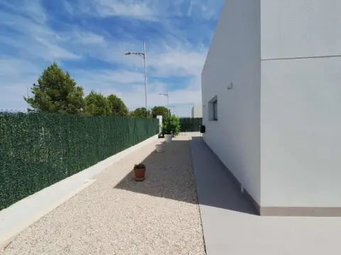 Chalet unifamiliar en calle Urbanización Coto Riñales