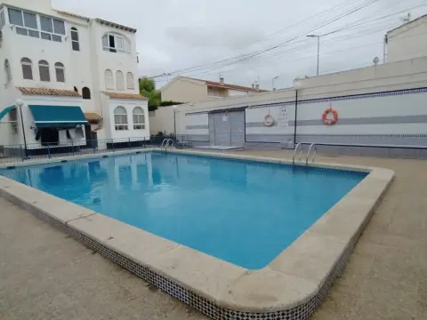 Piso en calle Urbano Arregui, 194