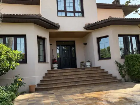 Chalet en calle de la Fuente del Rey