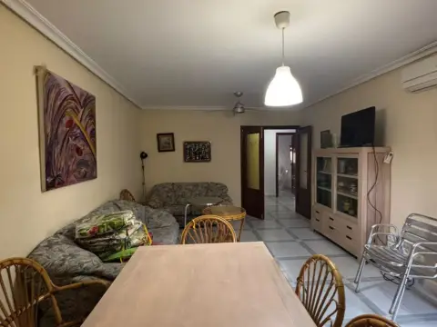 Piso en calle de Ramón y Cajal, 57