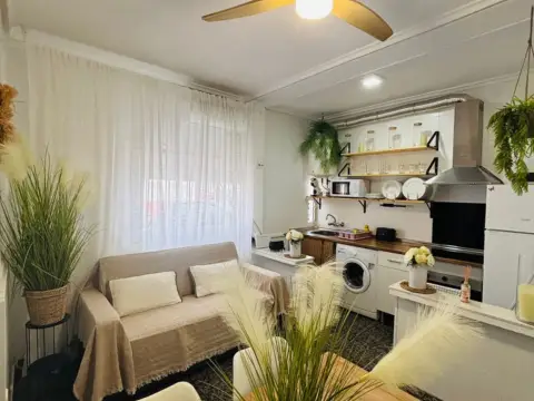 Estudio en Barrio de Colón, 12