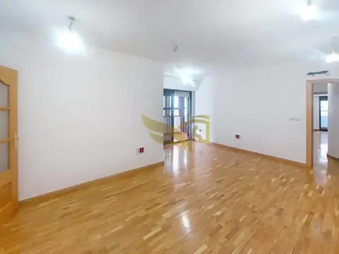 Piso en calle de Menéndez Pidal