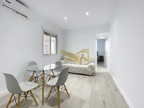 Piso en calle Imaginero Luis Álvarez Duarte