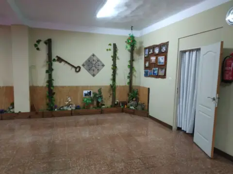 Nave comercial en calle Hernández Gil, 21