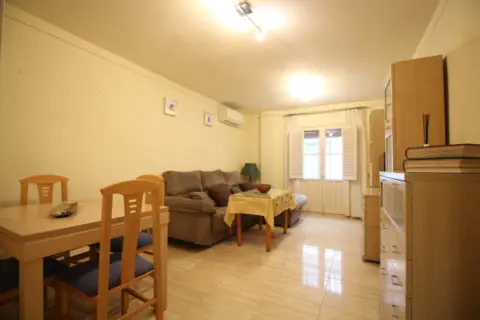 Piso en calle Adelantado