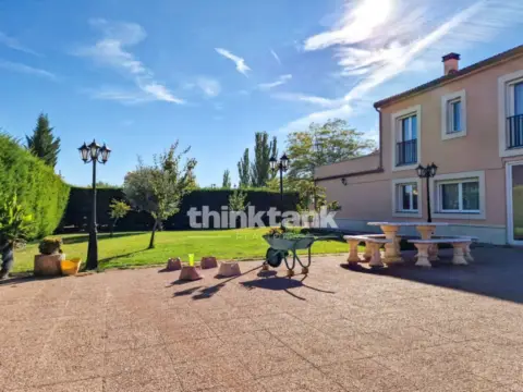 Chalet unifamiliar en calle del Río Pisuerga