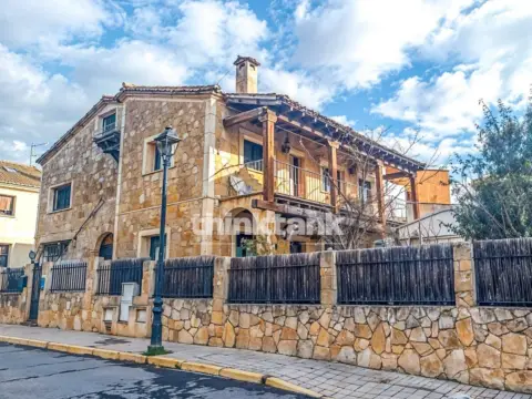 Chalet adosado en calle de la Casona