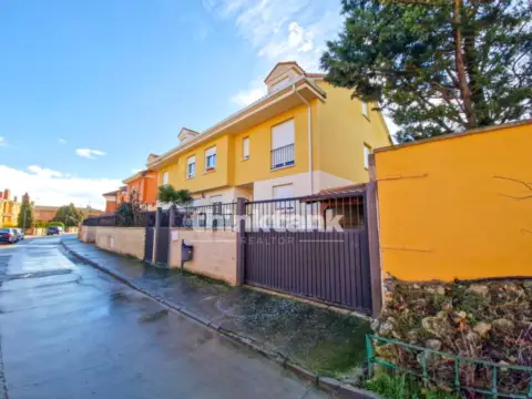 Chalet pareado en Camino de Caño