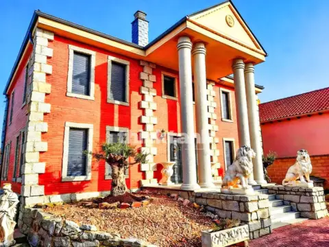 Chalet en calle de los Nogales