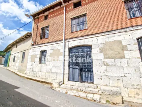 Casa adosada en Plaza Mayor
