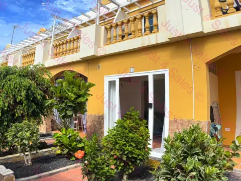Casa en calle Alcalde Juan Évora Suárez