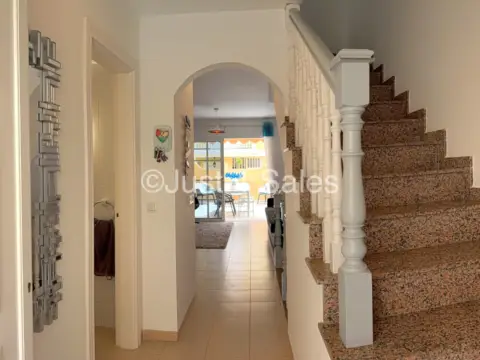 Casa adosada en calle Alcalde Francisco Berriel Jordán