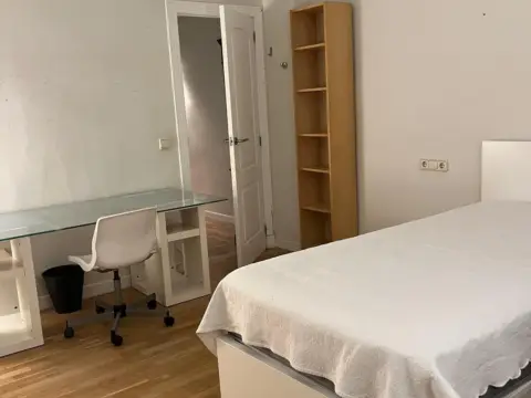 Habitación en calle de Sevilla