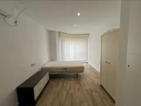 Habitación en calle de Mariano Luiña