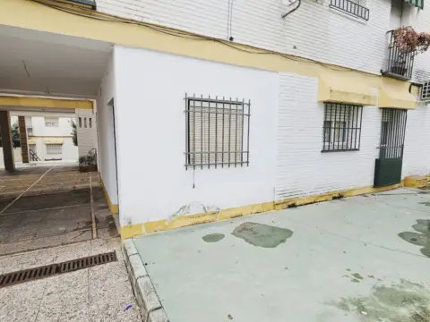 Local comercial en Urbanización Blas Infante, 49