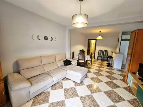 Piso en calle Redondo Marques, 32