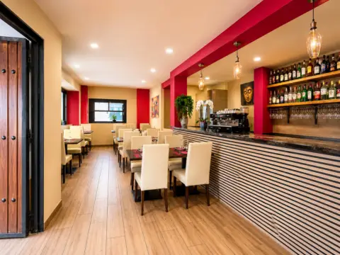 Local comercial en calle del Conde de Mieres
