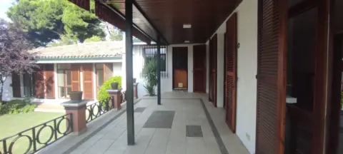 Chalet unifamiliar en calle de Lagartijo