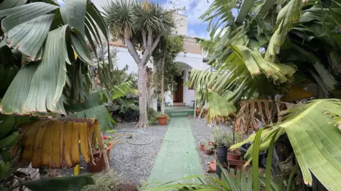 Casa en calle Laureado General Serra Algarra, 6