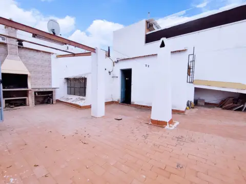 Casa en calle del Médico Vicent Verdú i Beltrá, 25