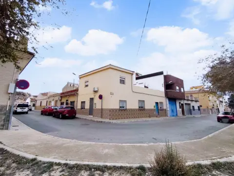 Casa en calle del Médico Vicent Verdú i Beltrá, 25