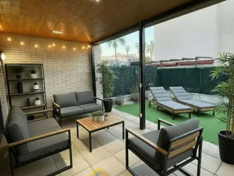 Chalet pareado en Carrer del Mossèn Lluís Batlle