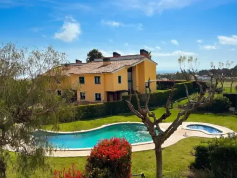 Chalet pareado en Carrer de les Terres Noves