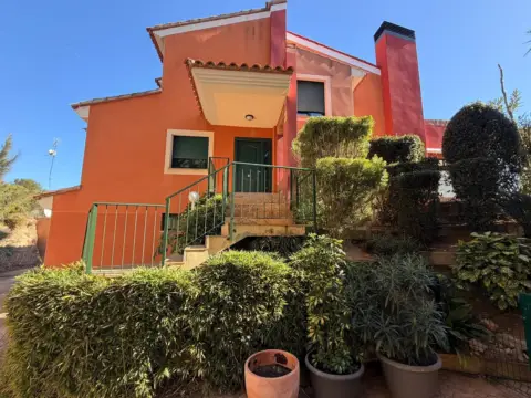 Chalet pareado en Carrer de les Terres Noves