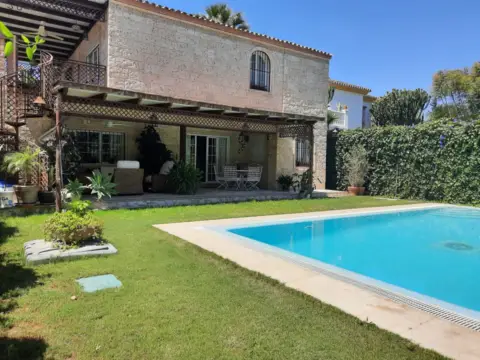 Chalet en calle de los Jazmines
