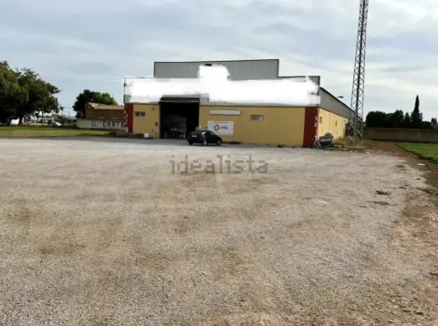 Nave comercial en calle Santa Ana Pueblo