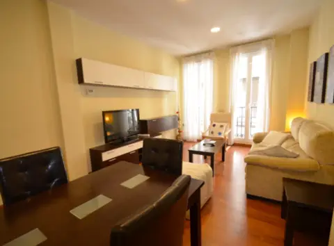 Apartamento en calle de los Jardines, 16