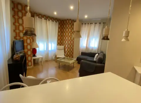Apartamento en calle de la Cruz, 11