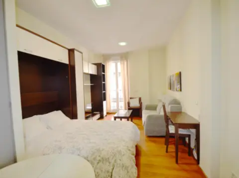 Apartamento en calle de los Jardines, 16