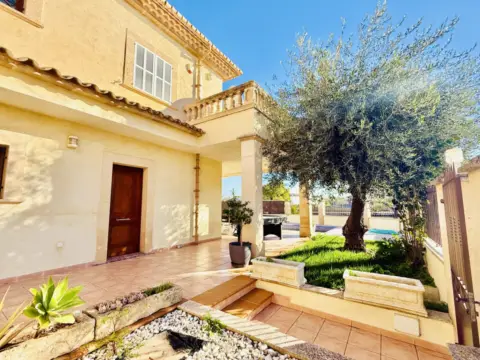 Chalet adosado en Carrer de Bèlgica