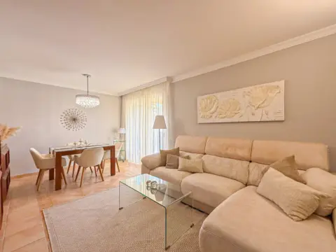 Piso en Ronda del Torrent, 1